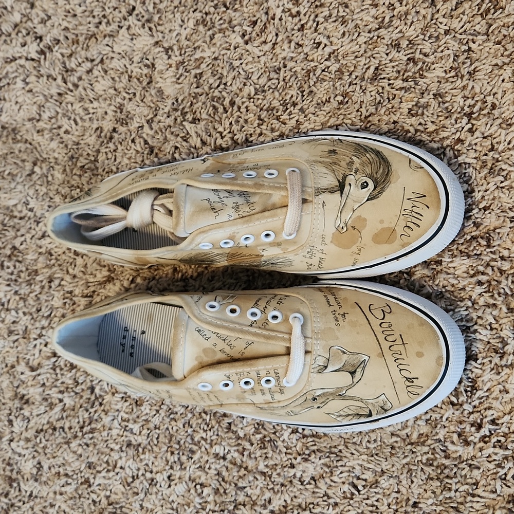 Size 8 Harry Potter Fantastic Beasts Hand-Painted Tennis Shoes Sneakers